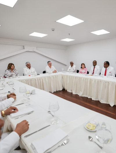 foto de portada de la publicación Presidente Mulino se reúne con representantes de Colón para apoyarlos en sus proyectos locales