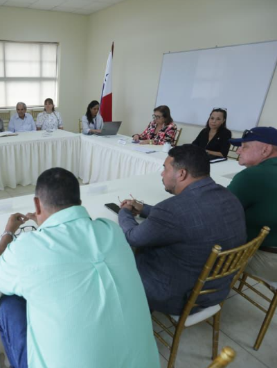 foto de portada de la publicación Comisión interinstitucional abordará el alza del pasaje con moradores de Taboga