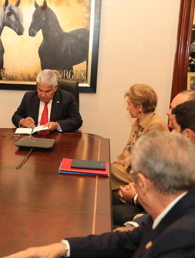 foto de portada de la publicación Mulino se reúne con miembros del Consejo de Relaciones Exteriores