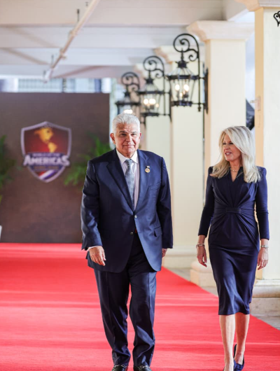 foto de portada de la publicación Presidente Mulino llega a la cumbre Escudo de las Américas