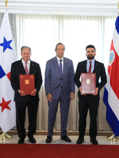 foto de portada de la publicación Panamá y Costa Rica firman memorado con la visión de un Corredor Logístico Ferroviario Centroamericano
