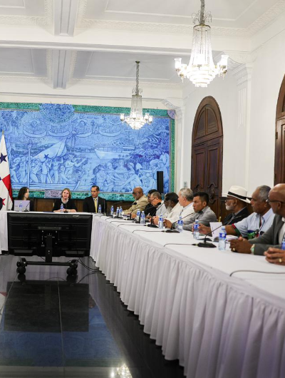 foto de portada de la publicación Gobierno y transportistas acuerdan no subir tarifas a usuarios y buscan una alternativa al incremento del combustible