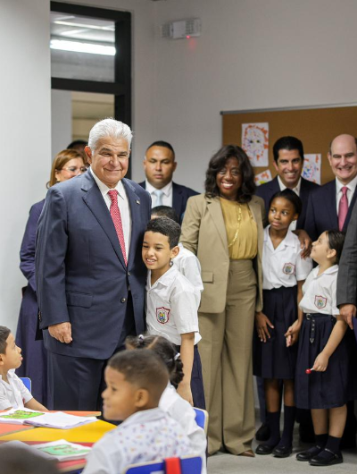 foto de portada de la publicación Presidente Mulino rescata del abandono e inaugura emblemática Escuela República de Venezuela
