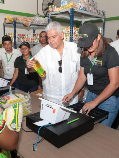 foto de portada de la publicación Presidente Mulino inaugura tienda del IMA en Las Tablas