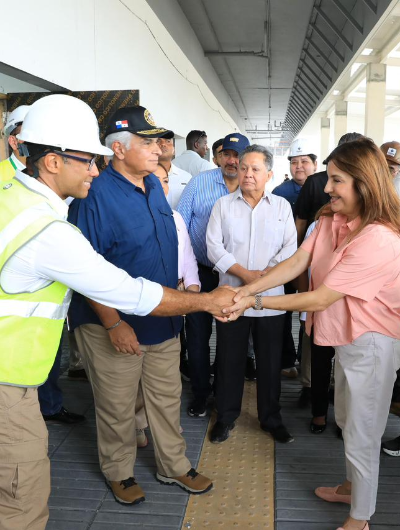 foto de portada de la publicación *Mulino inspecciona otra obra rescatada por su Gobierno: la nueva Policlínica de Antón, que beneficiará a más de 60 mil panameños*