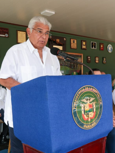 foto de portada de la publicación Presidente Mulino juramenta a 285 graduados del Senafront y 39 de Migración, fortaleciendo la política de seguridad nacional