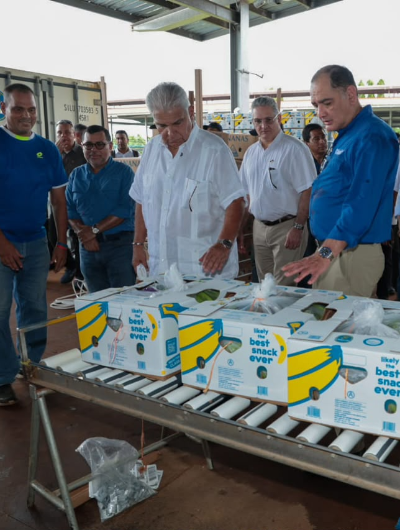 foto de portada de la publicación Presidente Mulino recorre operaciones de Chiquita, reactivando las exportaciones de banano desde Bocas del Toro
