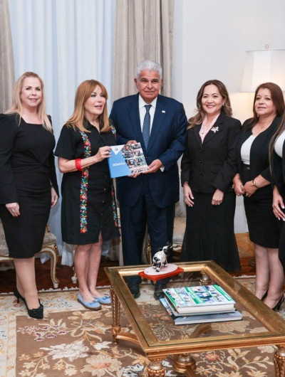 foto de portada de la publicación Miembros de la Junta Nacional de Escrutinio entregan al Presidente Mulino Memoria 2024