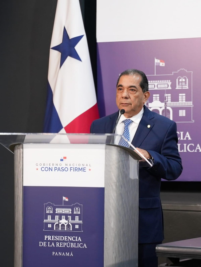foto de portada de la publicación “Yo seré el que abanderaré la misión del gobierno de continuar trabajando por una mejor educación en el país”, afirma nuevo ministro de Educación