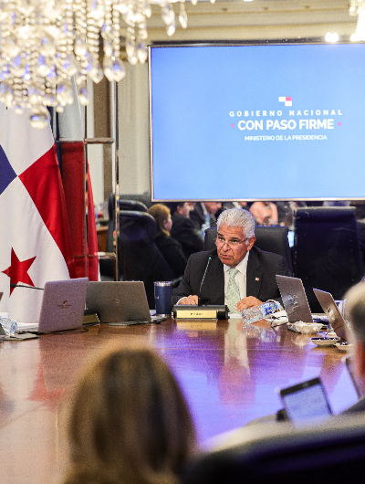 foto de portada de la publicación *Presidente Mulino sanciona Ley del Olvido Oncológico*