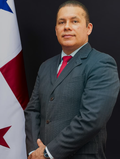foto de portada de la publicación William González toma posesión como nuevo viceministro administrativo del Meduca