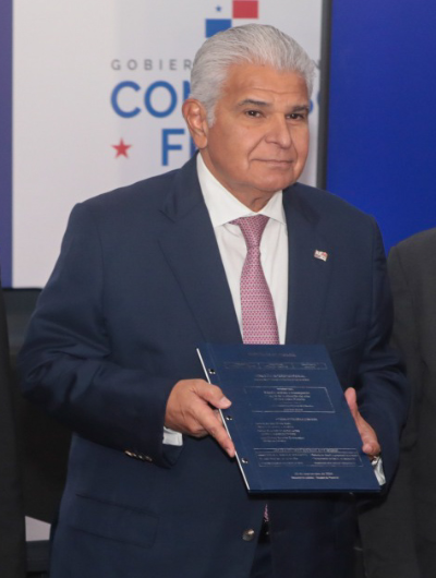 foto de portada de la publicación La Comisión Interministerial entregó al Presidente de la República el Informe Final sobre el sitio minero Cobre Panamá, y el documento se publicó el mismo día