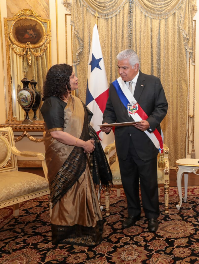 foto de portada de la publicación Presidente Mulino recibe cartas credenciales de diez embajadores