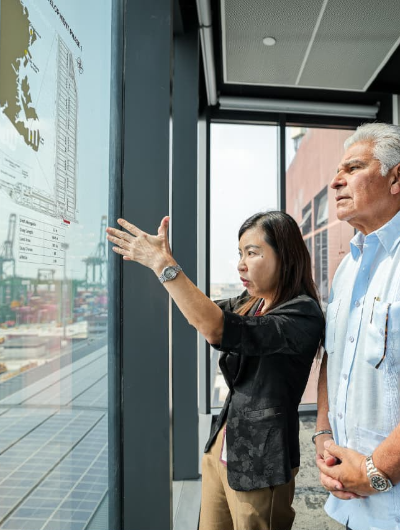foto de portada de la publicación Mulino visita la terminal automatizada más grande del mundo: el puerto de Tuas, en Singapur