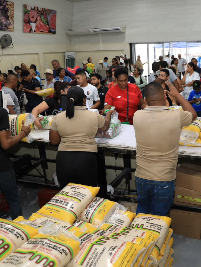 foto de portada de la publicación IMA mantendrá producción de bolsas de alimentos para damnificados y la operación de sus 17 tiendas