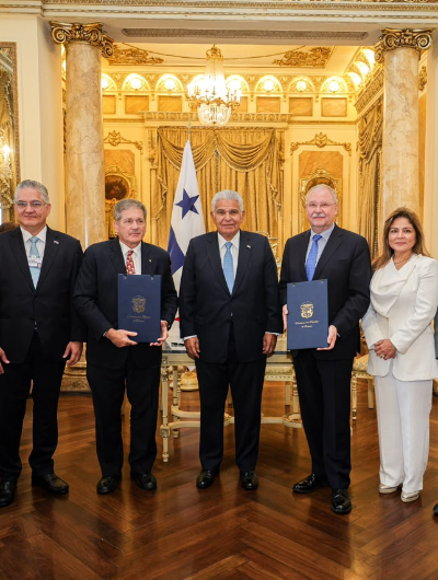 foto de portada de la publicación Foro Económico Mundial reconoce liderazgo del presidente Mulino y pone a  Panamá como el próximo ‘hub’ multienergético, logístico, digital y financiero de la región