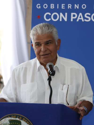 foto de portada de la publicación Presidente Mulino entrega orden de proceder de la rehabilitación     de la carretera La Villa de Los Santos - Macaracas