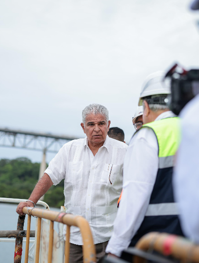foto de portada de la publicación Mulino supervisa avance del cuarto puente y anuncia denuncia por 1,800 millones de dólares en sobrecostos
