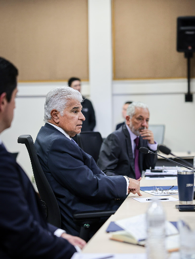 foto de portada de la publicación Presidente Mulino se reúne con la directiva del Canal: B/.8,500 millones de inversión para la próxima década